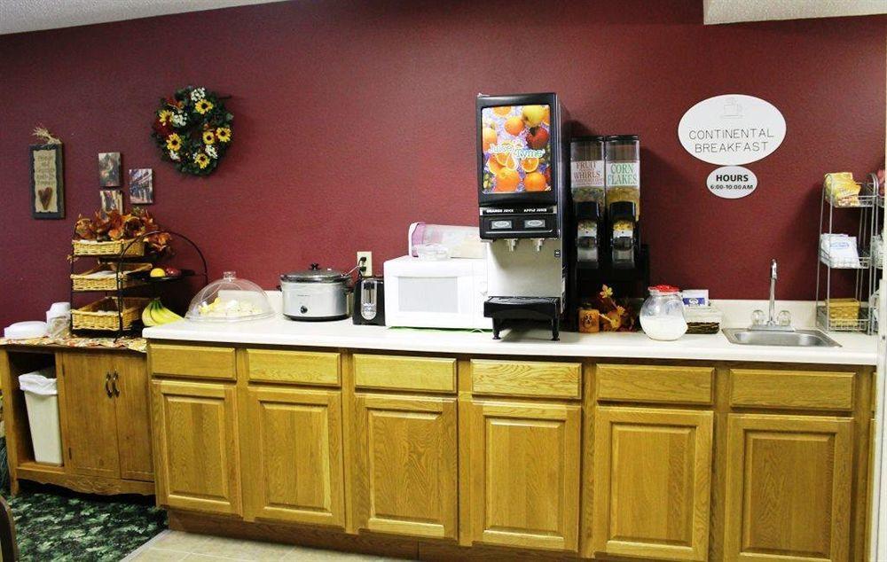 Boarders Inn & Suites By Cobblestone Hotels - Broken Bow Exterior foto