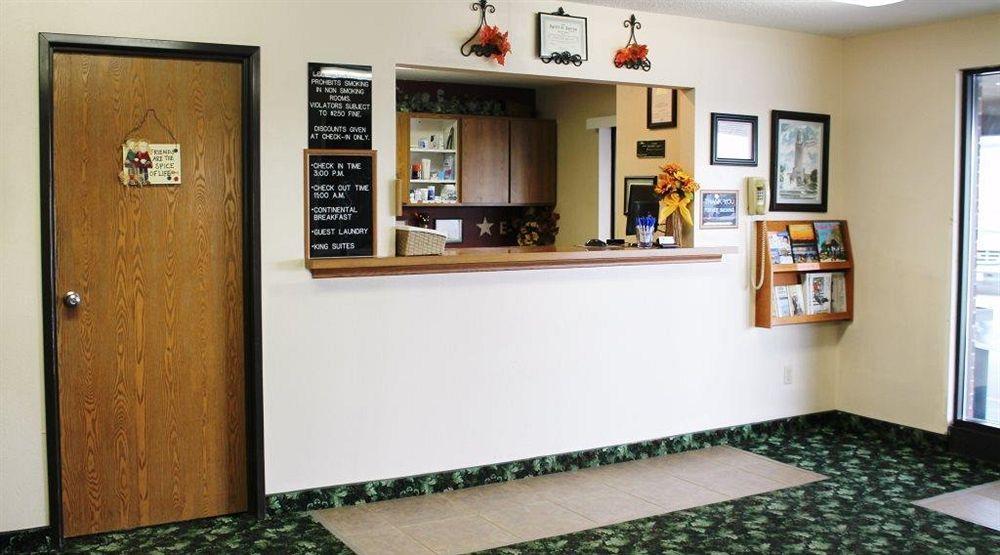 Boarders Inn & Suites By Cobblestone Hotels - Broken Bow Exterior foto