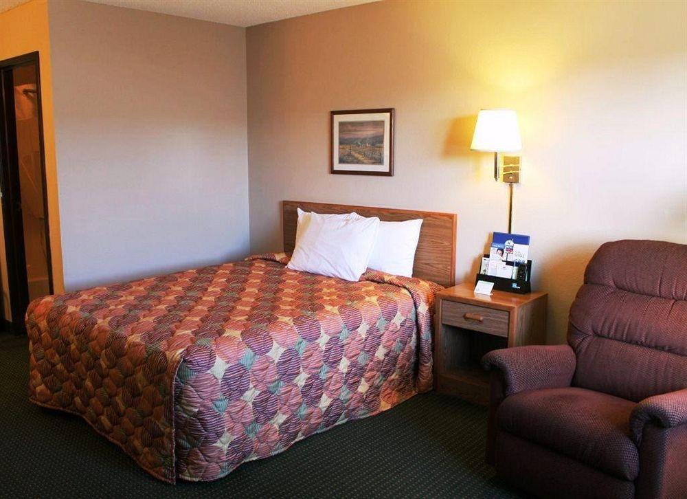 Boarders Inn & Suites By Cobblestone Hotels - Broken Bow Exterior foto